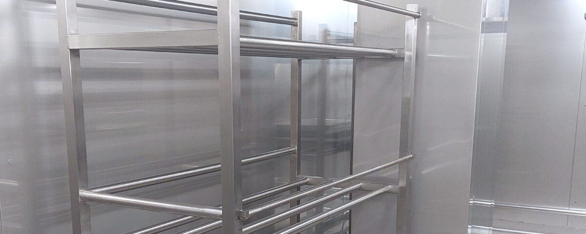 Impercold internal column element for structural support in modular cold rooms.