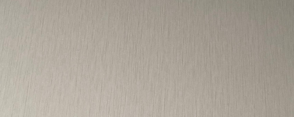 Impercold pre-painted PET sheet metal, resistant to chemical agents and easy to clean, ideal for refrigerated environments.