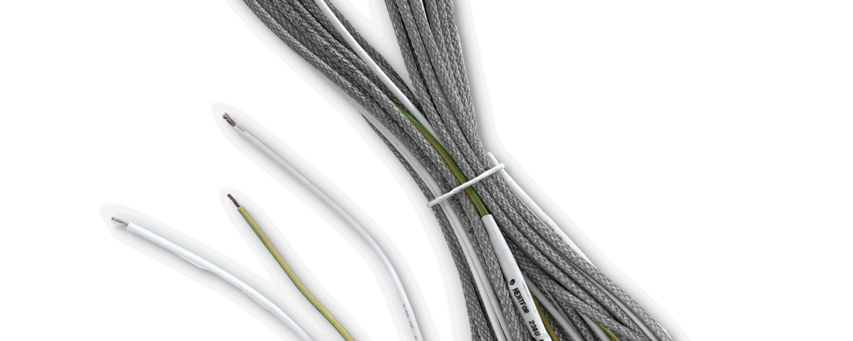 Impercold cables with armored heating elements, ideal for preventing ice formation in cold rooms and low-temperature environments.